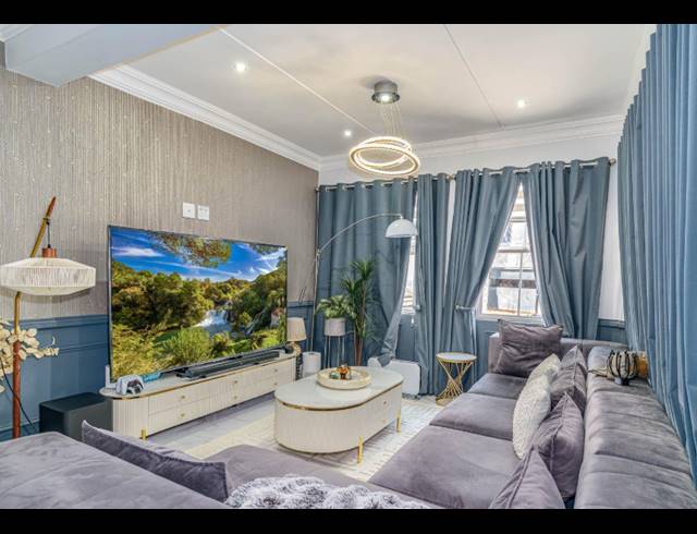 3 BEDROOM TOWNHOUSE FOR SALE IN BRYANSTON
